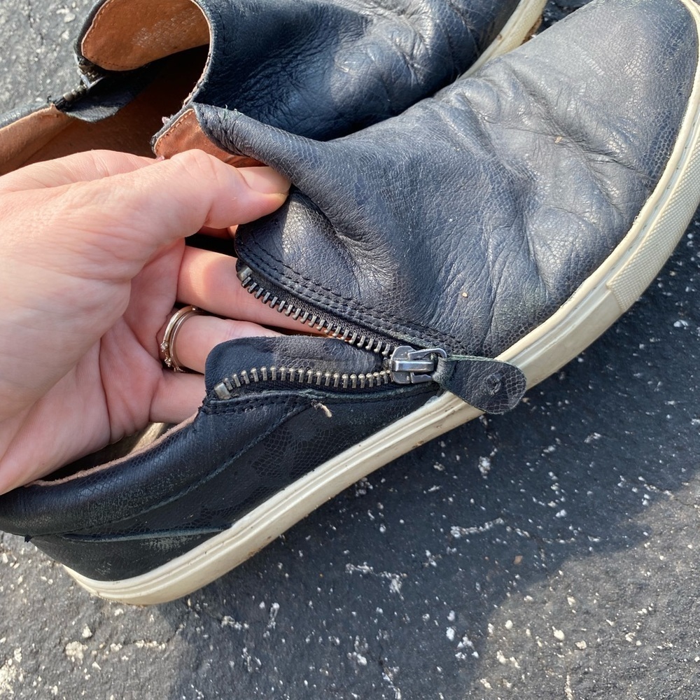 Gentle Souls leather slip on sneakers - Picture 8 of 9